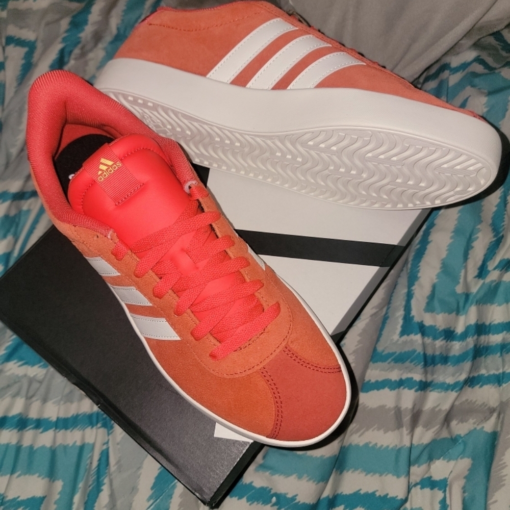 Adidas VL COURT 3.0 Men 9.5 BNWB color-Orange, red, white stripes and bottoms